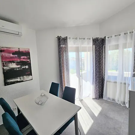 Apartments Norma Funtana Exterior photo
