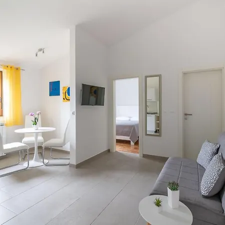 Apartments Norma Funtana Exterior photo
