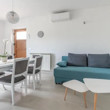Apartments Norma Funtana Exterior photo